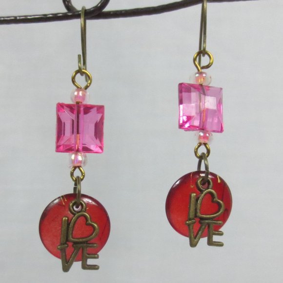 Handcrafted Pierced Earrings Beaded Pink Red Love Heart Graphic Sparkle Dangle - Picture 1 of 10